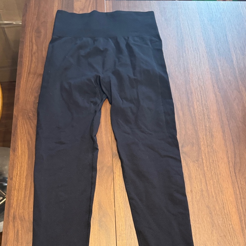 High waisted booty scrunch black leggings